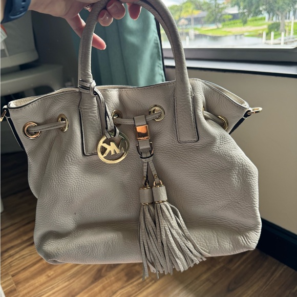 Michael Kors Camden Satchel - Picture 2 of 8